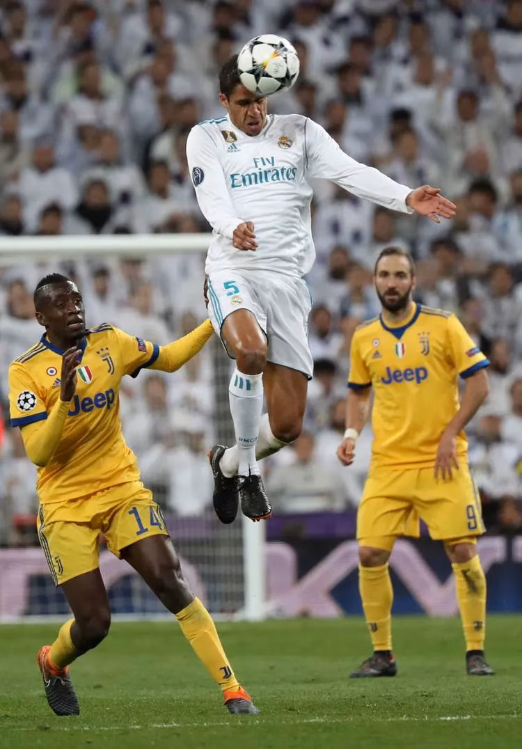 virgil-van-dijk-vs-raphael-varane-who-had-the-better-prime-season-image-2